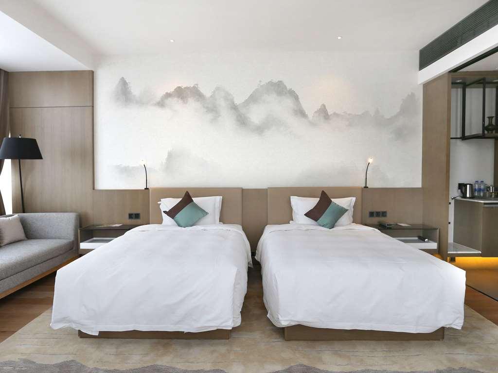 Novotel Deqing Room photo