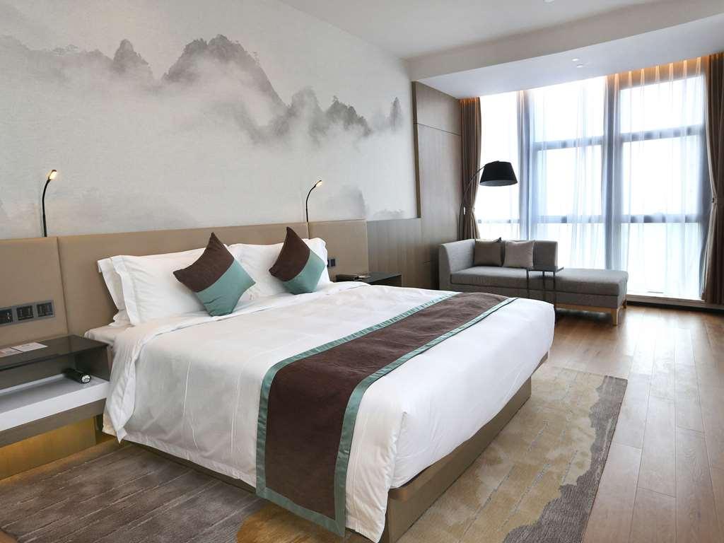 Novotel Deqing Room photo