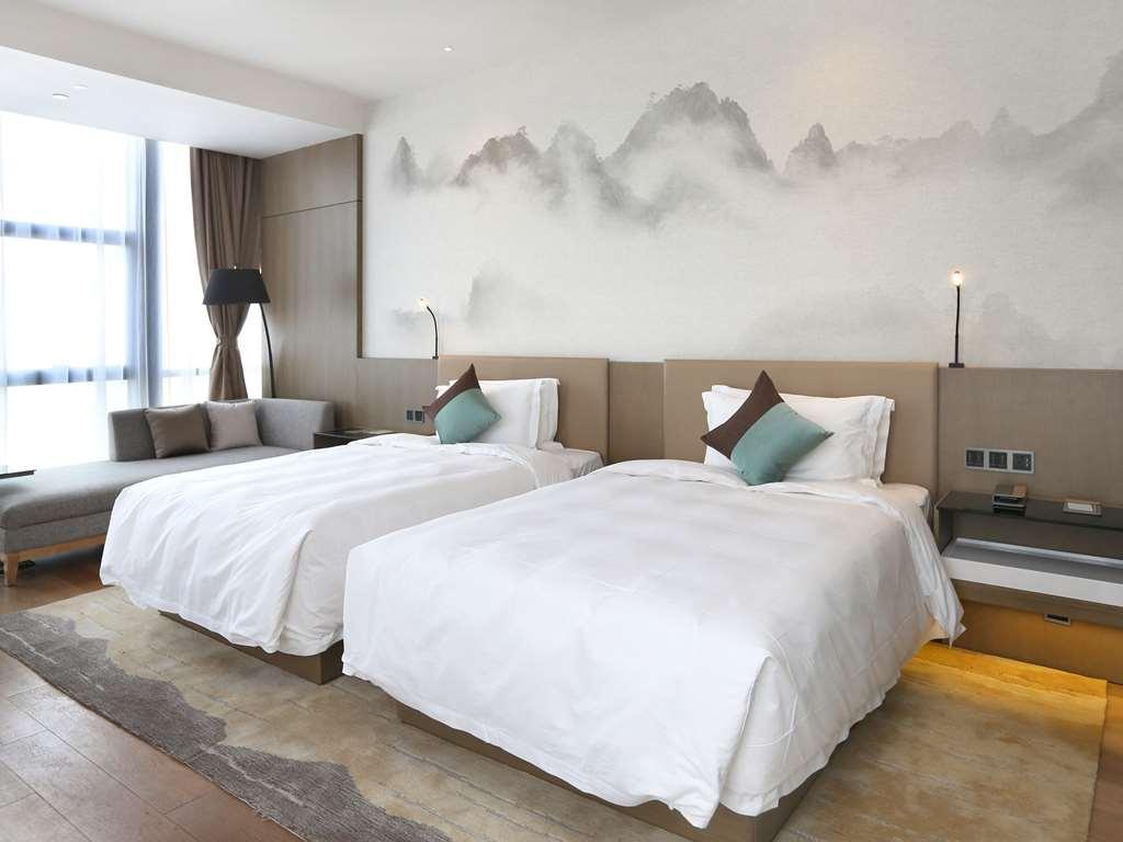 Novotel Deqing Room photo