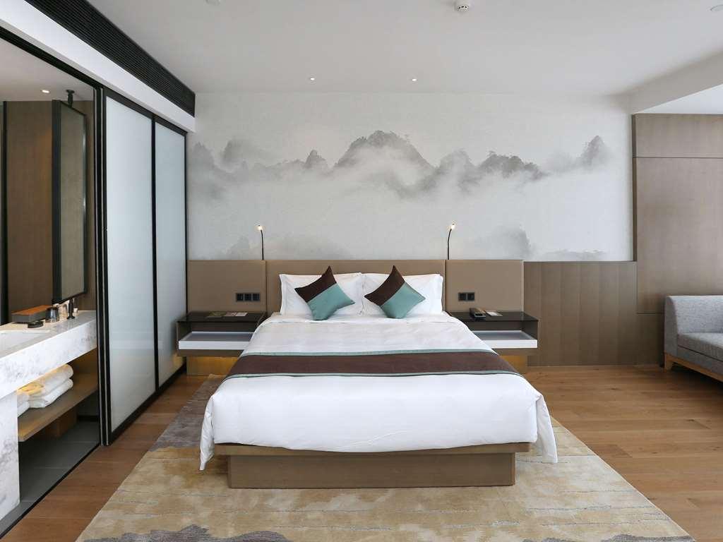 Novotel Deqing Room photo